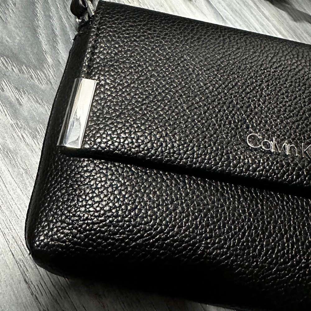 BNWOT Calvin Klein Foldover Flap Crossbody Bag - Picture 3 of 13
